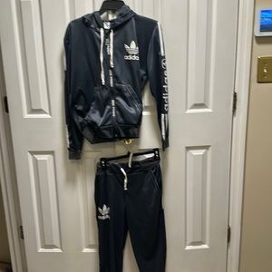 Women Adidas 2 Piece Jogging Suit